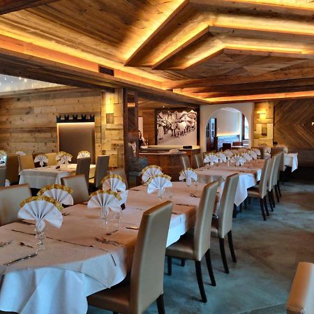 Hotel Laurino Pozza di Fassa Exteriör bild