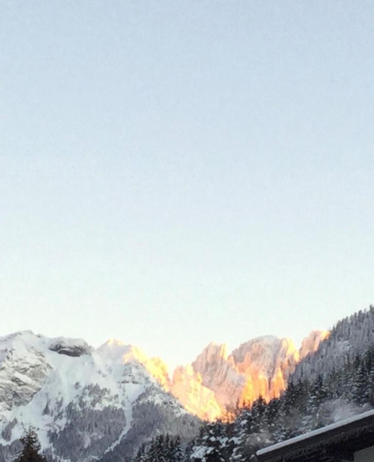 Hotel Laurino Pozza di Fassa Exteriör bild