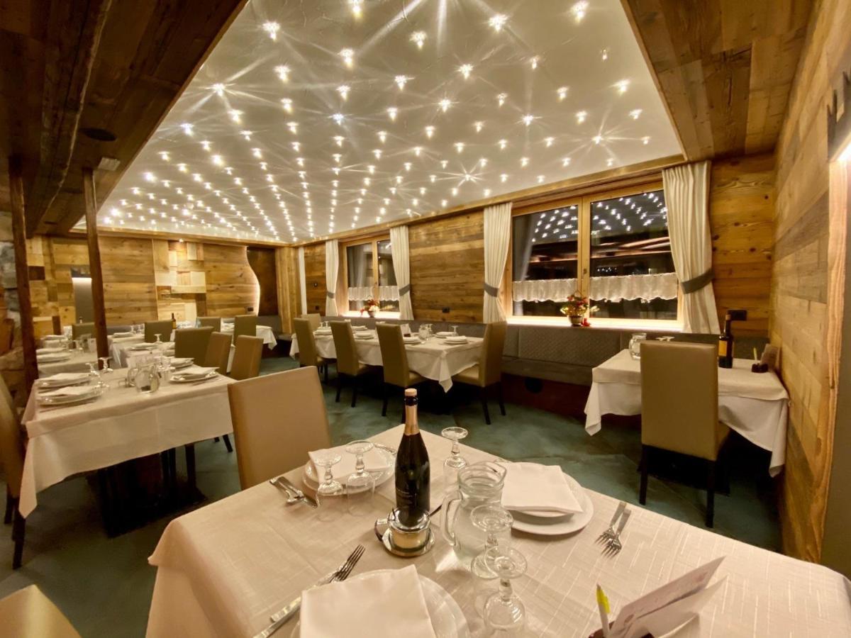 Hotel Laurino Pozza di Fassa Exteriör bild