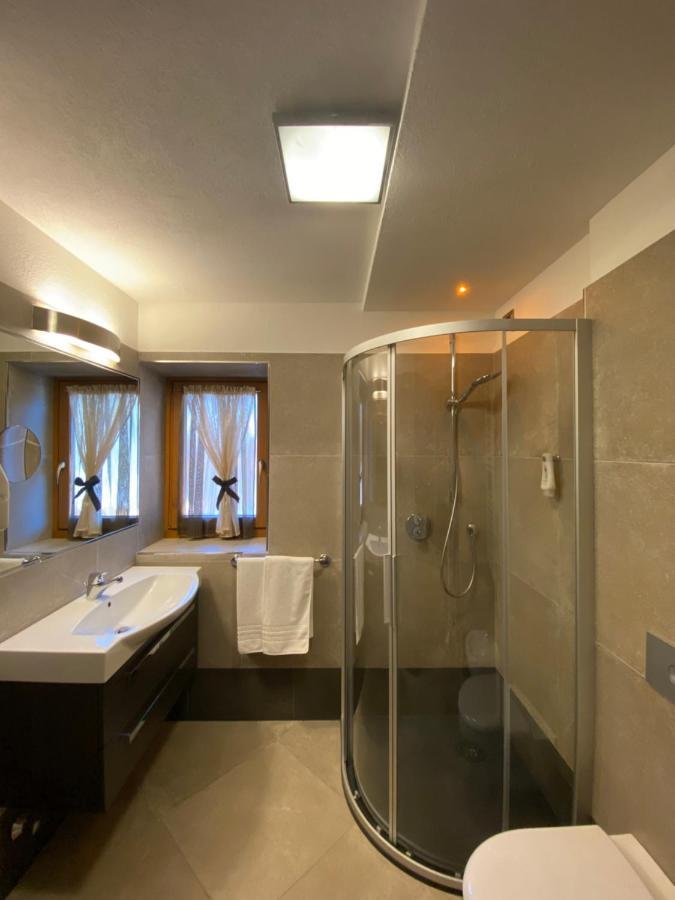 Hotel Laurino Pozza di Fassa Exteriör bild