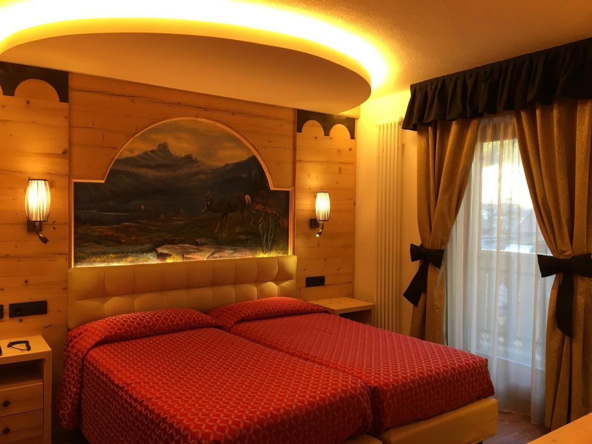 Hotel Laurino Pozza di Fassa Exteriör bild