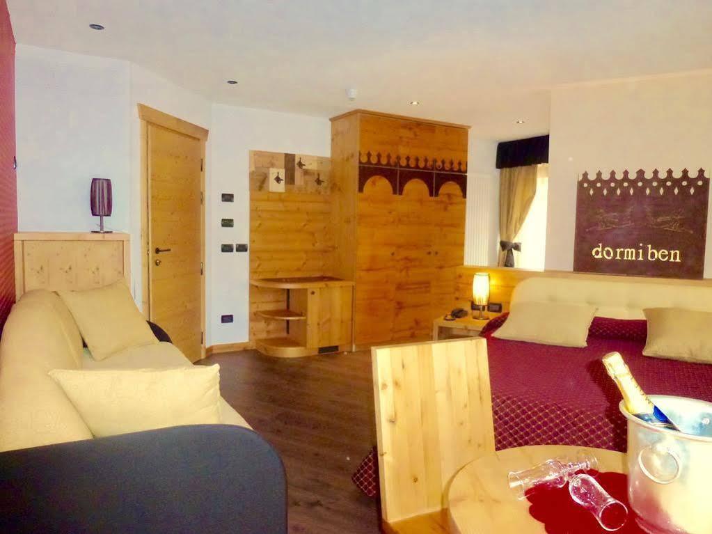 Hotel Laurino Pozza di Fassa Exteriör bild