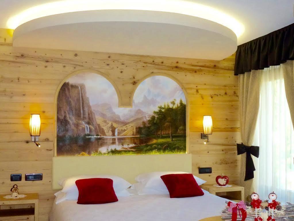 Hotel Laurino Pozza di Fassa Exteriör bild
