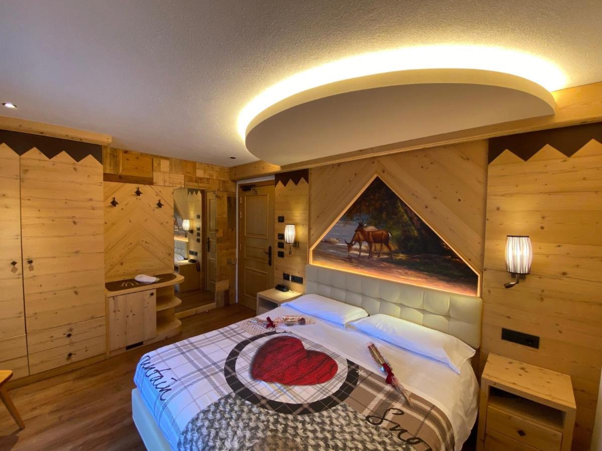 Hotel Laurino Pozza di Fassa Exteriör bild