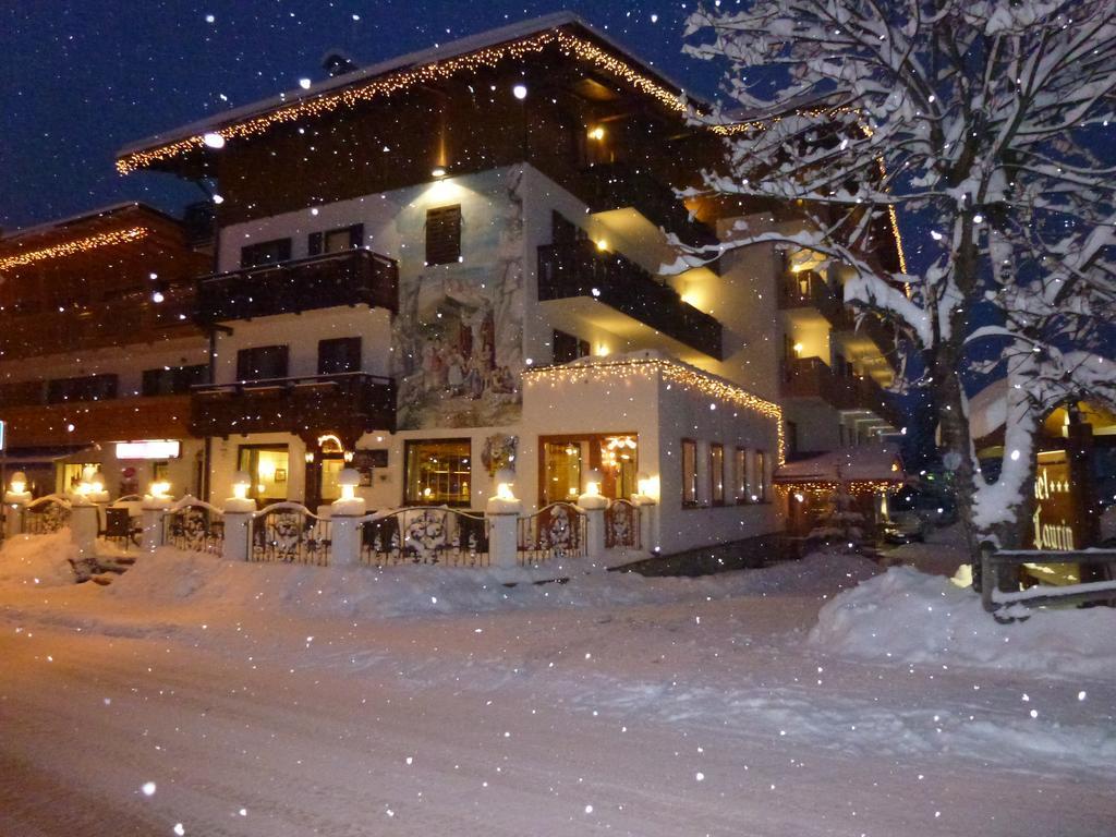 Hotel Laurino Pozza di Fassa Exteriör bild