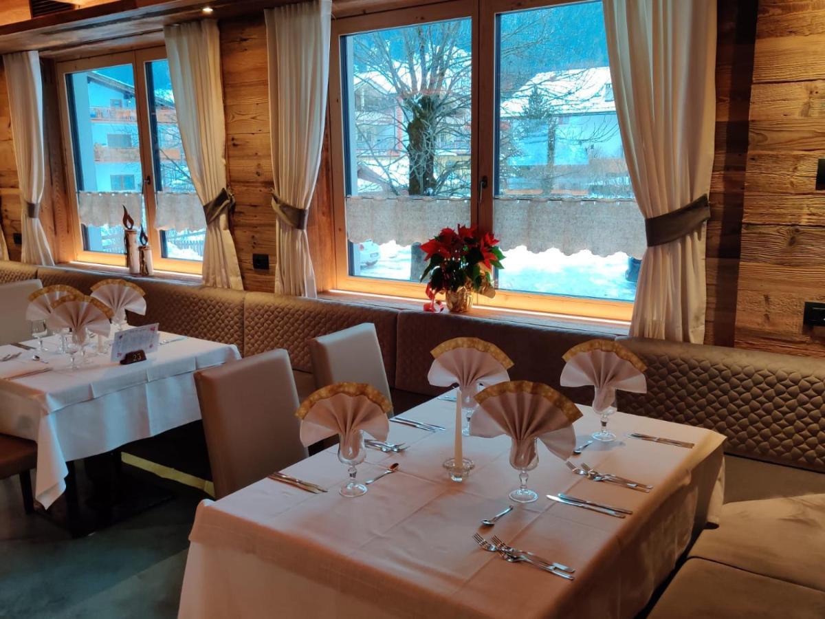 Hotel Laurino Pozza di Fassa Exteriör bild
