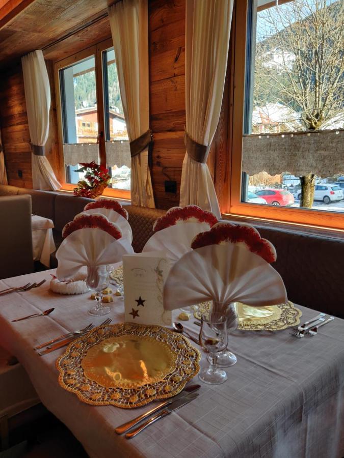 Hotel Laurino Pozza di Fassa Exteriör bild
